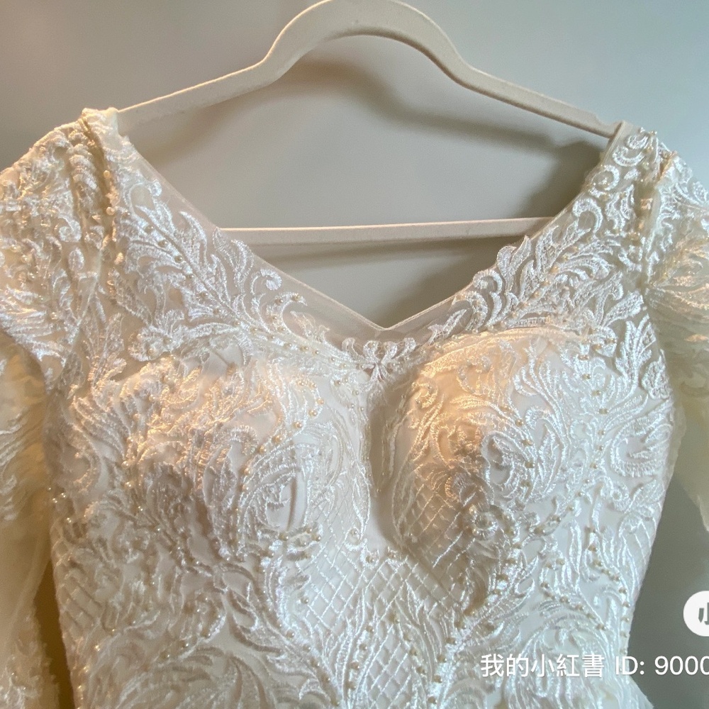 Long Sleeve Lace Pearl Wedding Dress - size 4-6, new - Picture 6 of 6